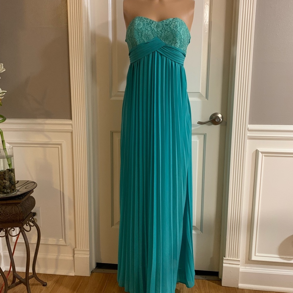 Women’s junior blue green strapless pleated high-low maxi dress (S) sleeveless